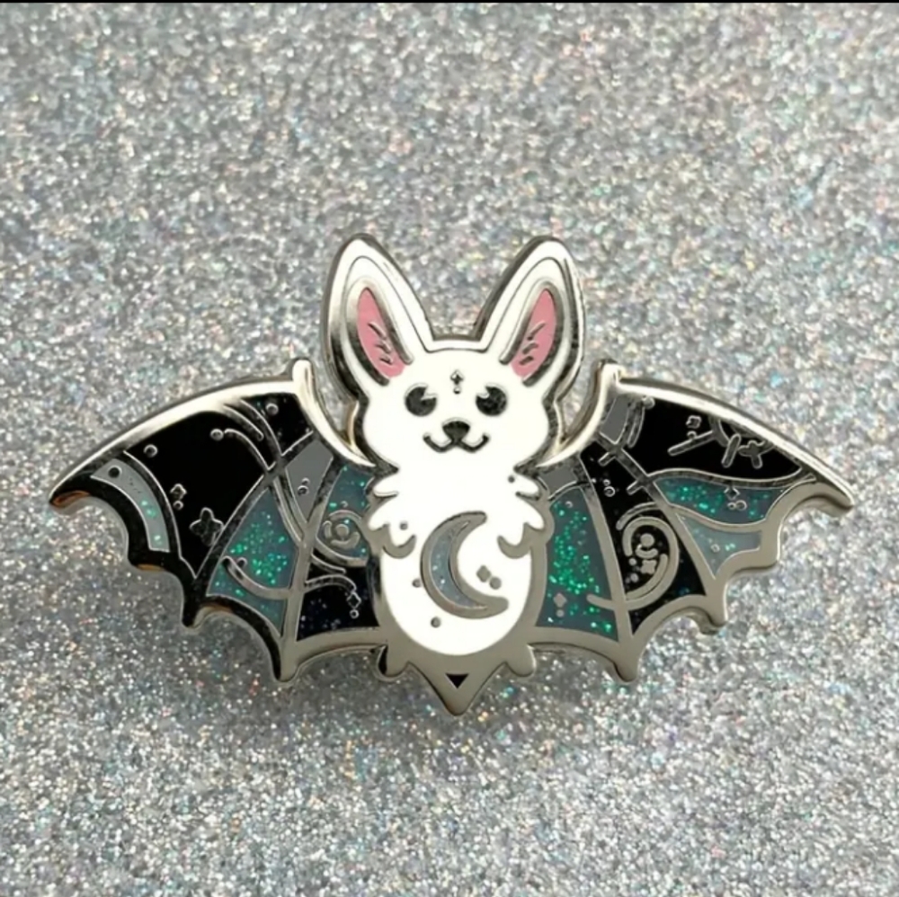 6/$25 NWOT Charming Bat Enamel Pin with Black and Green Details